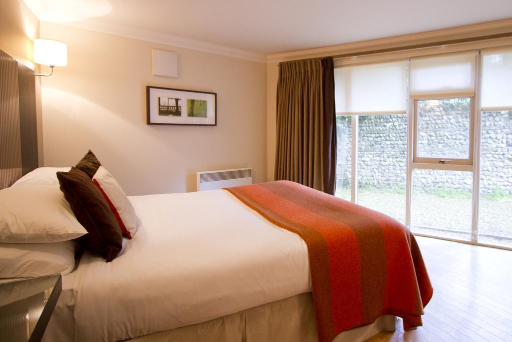 De Vere Horsley Estate East Horsley Εξωτερικό φωτογραφία
